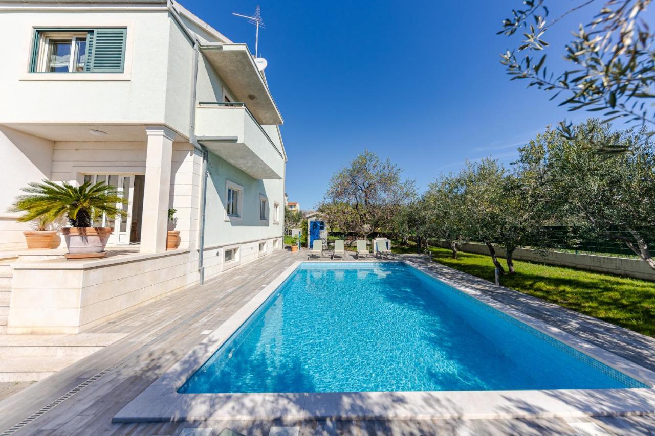 The Olive Poolhouse Apartment Сплит Екстериор снимка