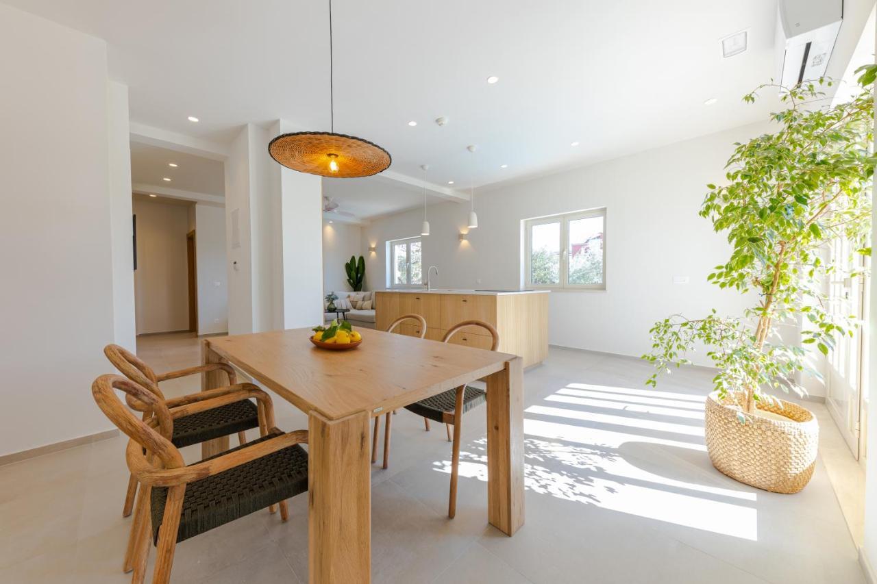 The Olive Poolhouse Apartment Сплит Екстериор снимка