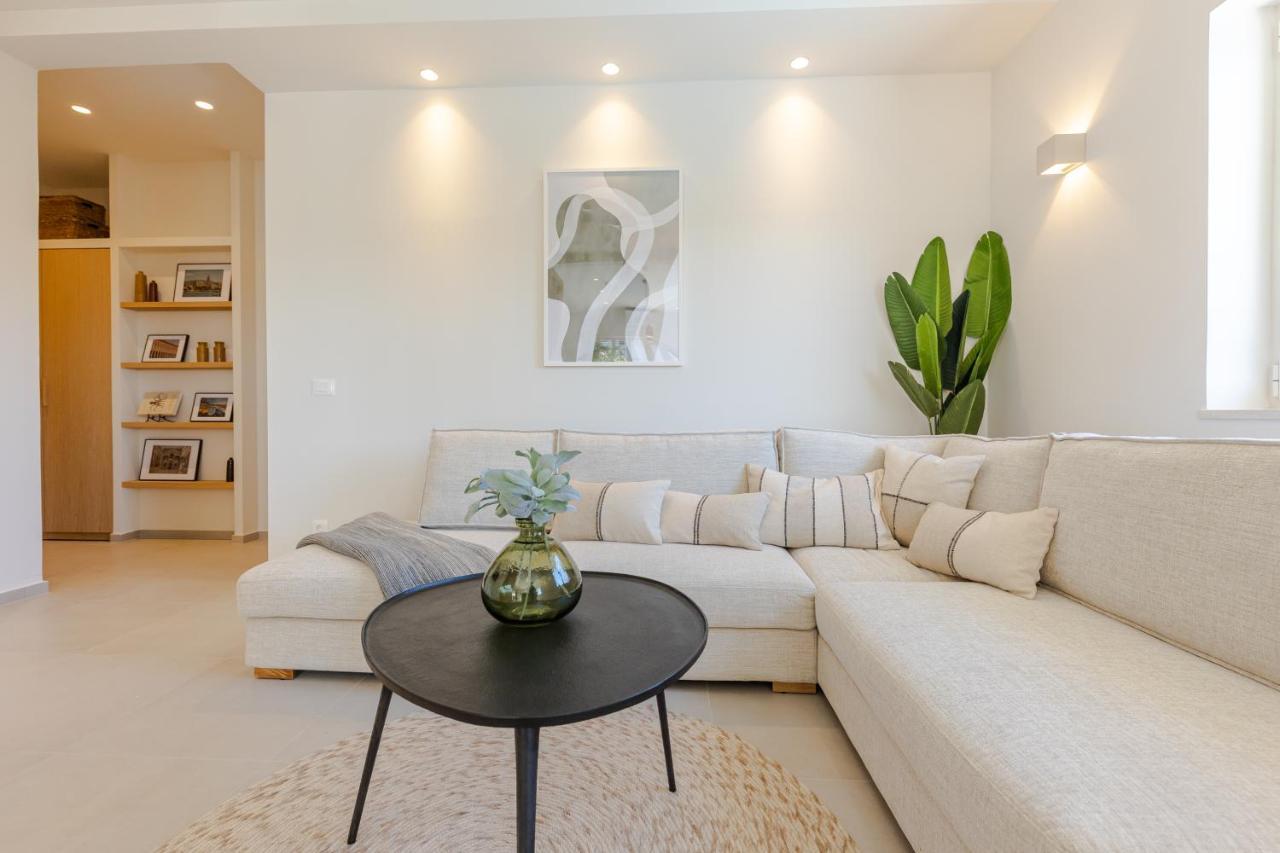 The Olive Poolhouse Apartment Сплит Екстериор снимка
