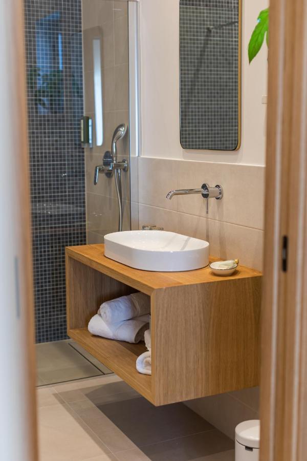 The Olive Poolhouse Apartment Сплит Екстериор снимка